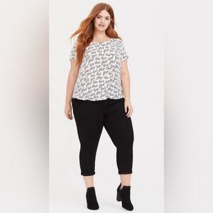 Torrid Blouse Size 3 Short Sleeve Button Down‎ Back White AOP All Over Print